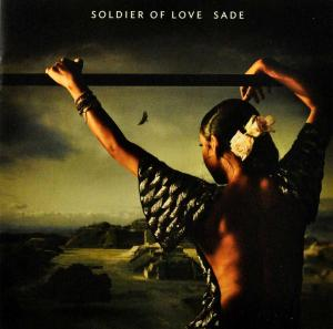 Albumcover mit einer Frau in einem Kleid. Ein Vogel fliegt im Hintergrund.