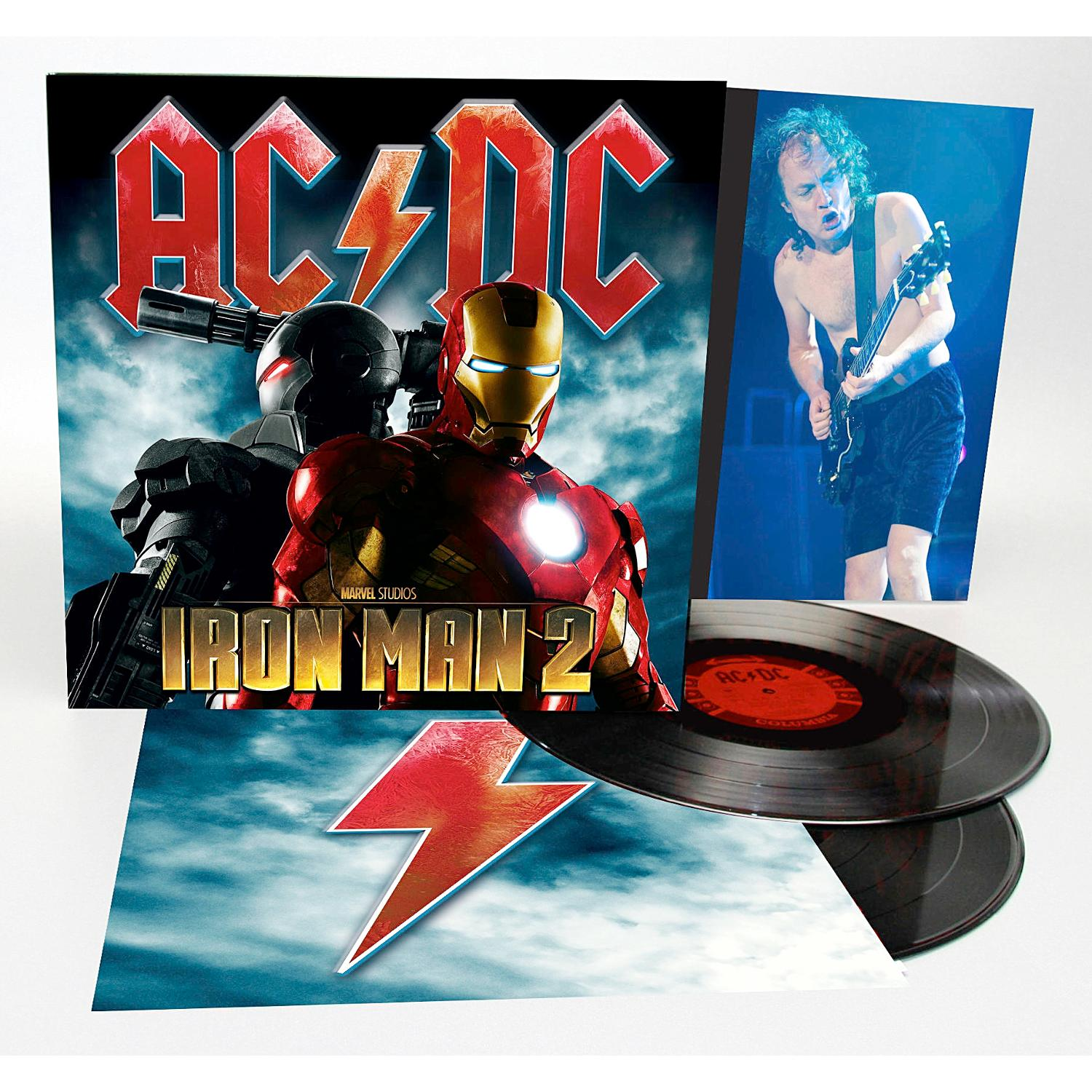Albumcover mit AC/DC-Logo und Iron Man 2-Artwork. Außerdem ein Konzertfoto.