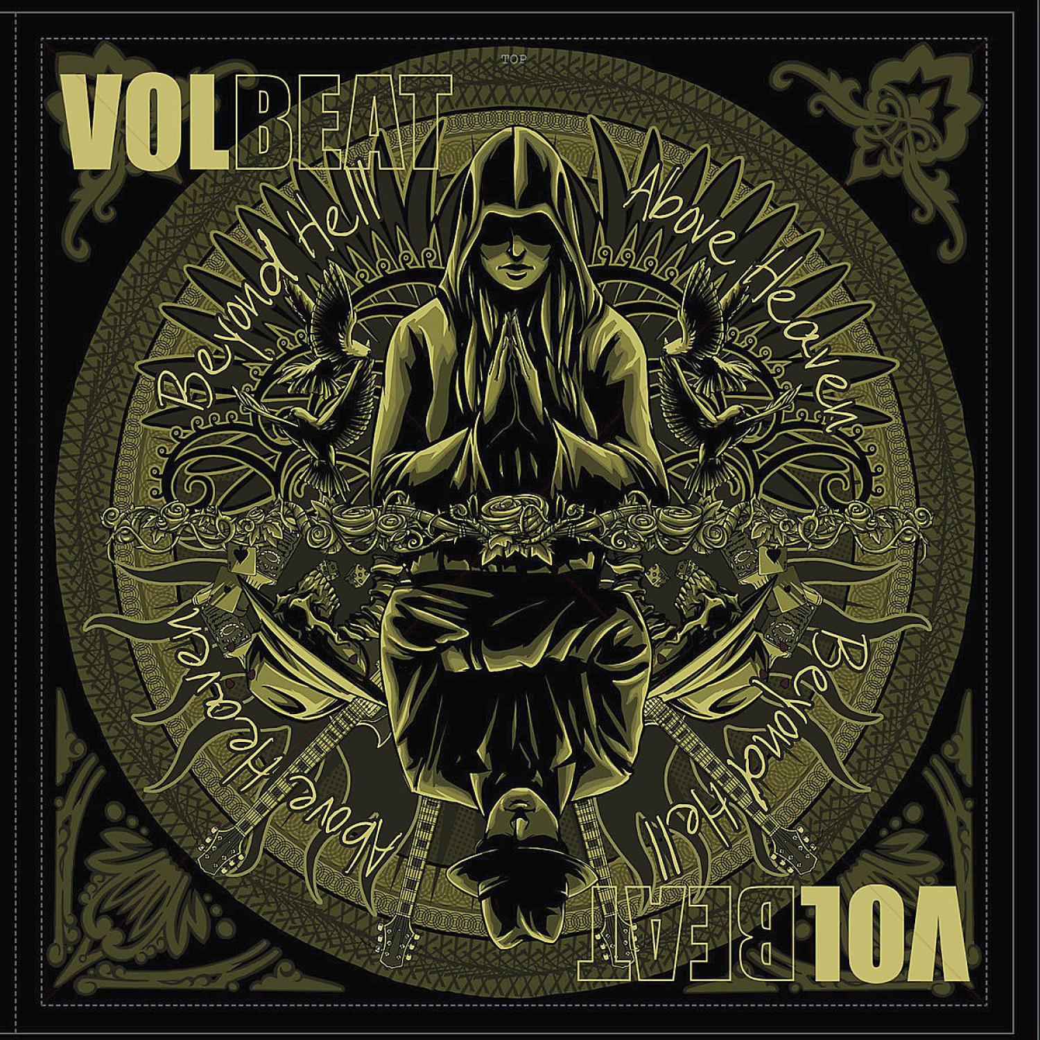 Albumcover von Volbeats 'Beyond Hell/Above Heaven'. Gold- und Schwarz-Design mit betender Figur und Gitarren.