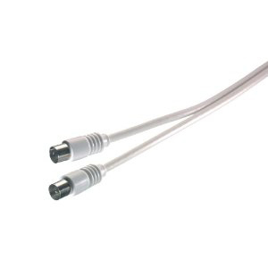 Weißes Kabel mit zwei Steckern. Die Stecker haben Metallteile und ein Kunststoffgehäuse.