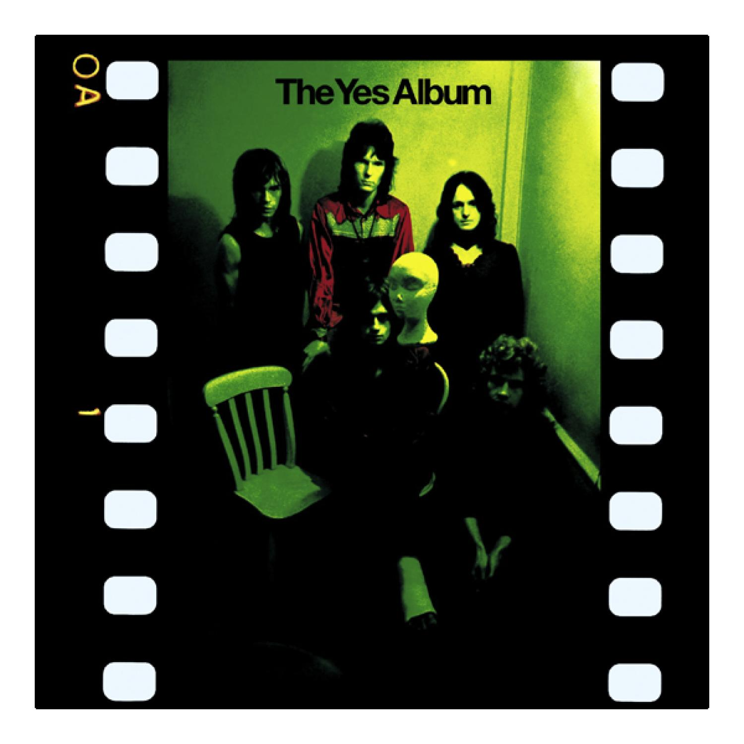 The Yes Album Cover. Bandmitglieder in einem Raum. Text: The Yes Album. Grüne Wände, ein Stuhl.