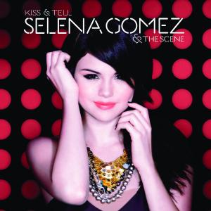 Albumcover von Selena Gomez mit rotem Punkt-Hintergrund und Albumtitel.