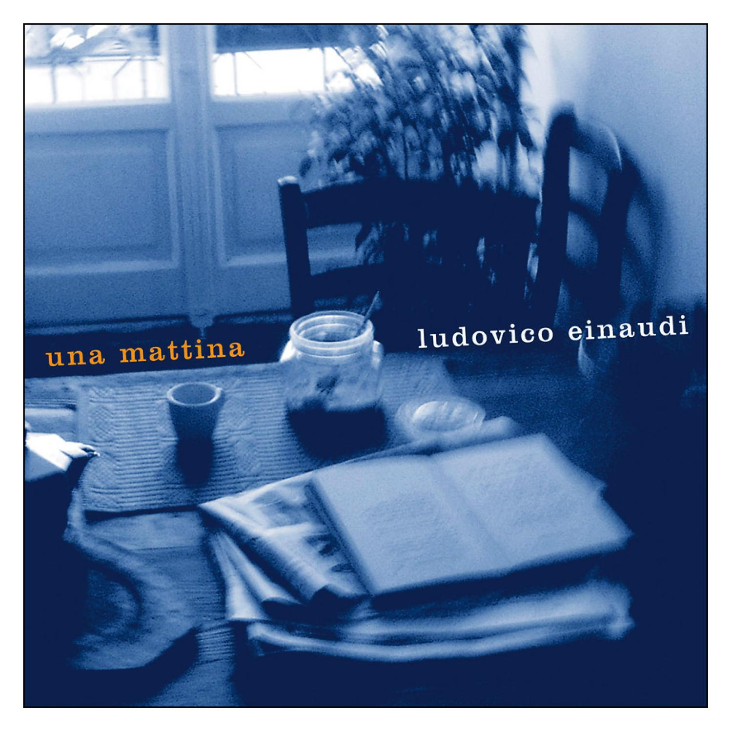 Albumcover mit Tisch, Tasse und Zeitung. Der Text ist auf Italienisch, Titel ist 'Una Mattina'.
