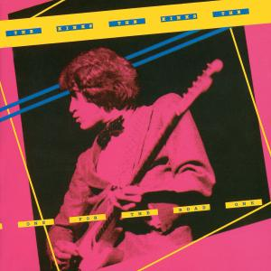 Albumcover einer Person, die Gitarre spielt, mit einem abstrakten Design.