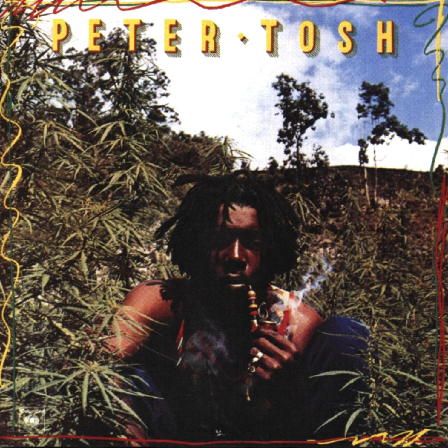 Peter Tosh Albumcover: Mann raucht Pfeife, umgeben von Marihuanapflanzen, Künstlername oben.