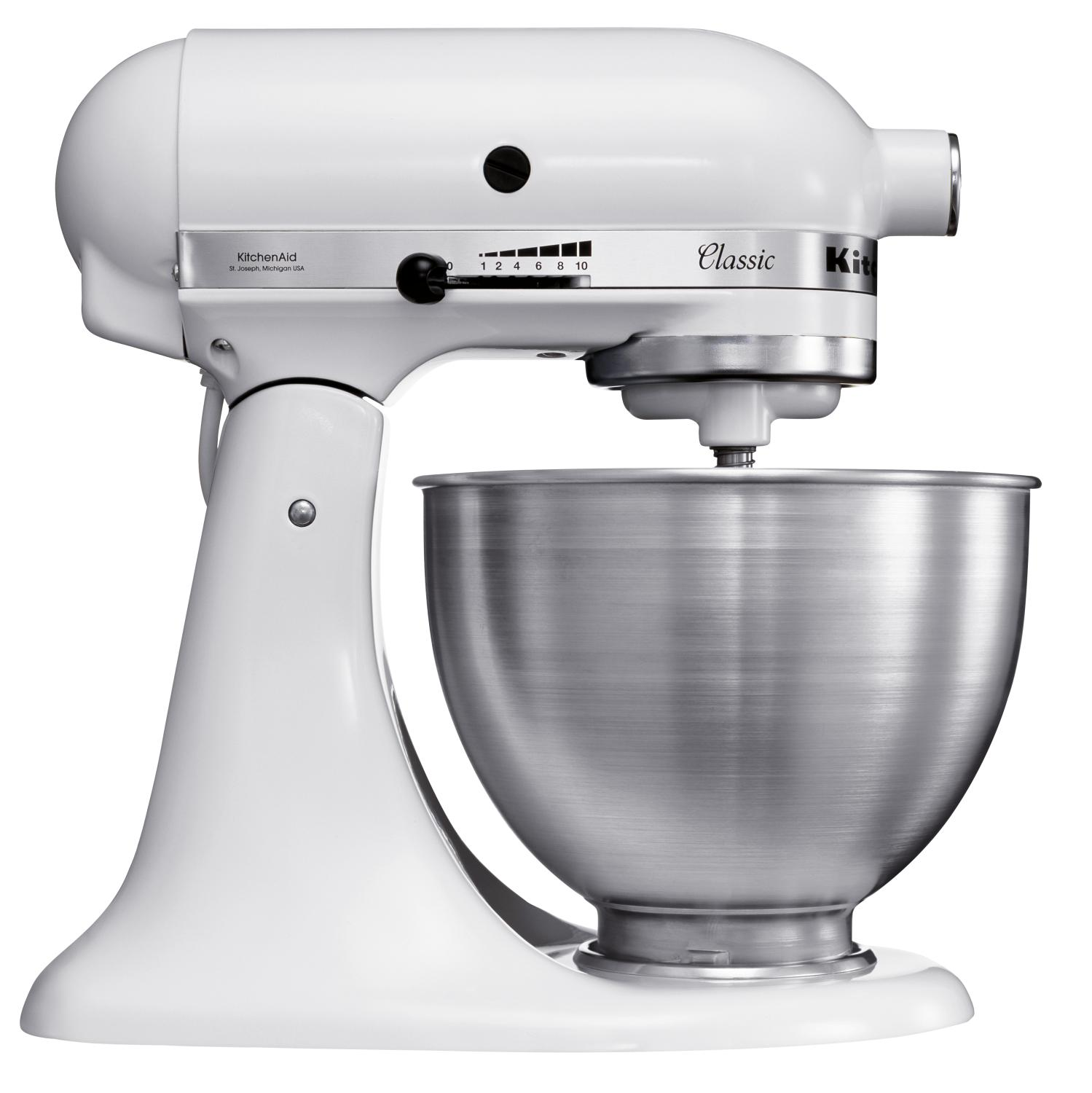 Witte KitchenAid Classic mixer. Zilveren kom. Het is een keukenapparaat.