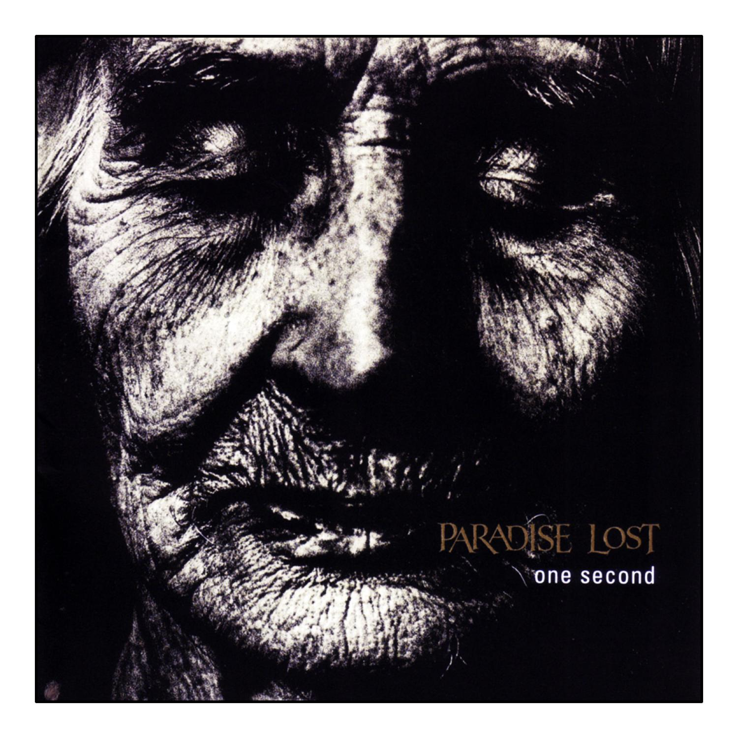 Albumcover: Paradise Lost, Gesicht einer alten Frau mit Falten, Schwarzweiß, dunkler Hintergrund.