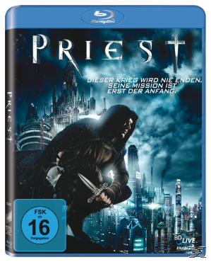 DVD-Cover. Ein Mann mit Kapuze hält ein Schwert, im Hintergrund eine futuristische Stadt. Der Titel ist Priest.