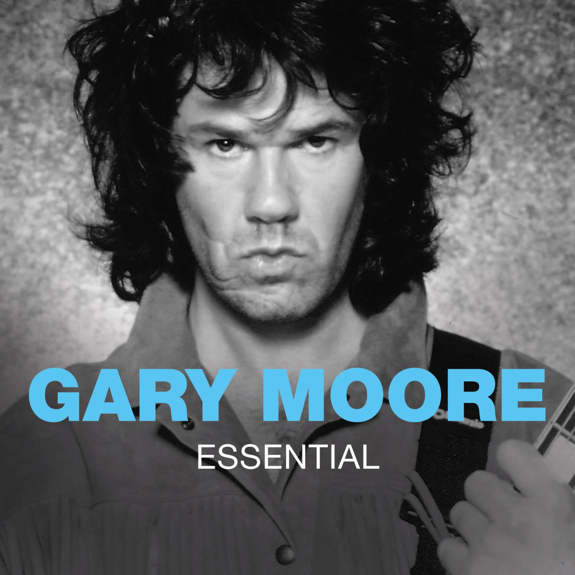 Albumcover mit Gary Moore, der eine Lederjacke trägt. Text: GARY MOORE, ESSENTIAL, in Blau.