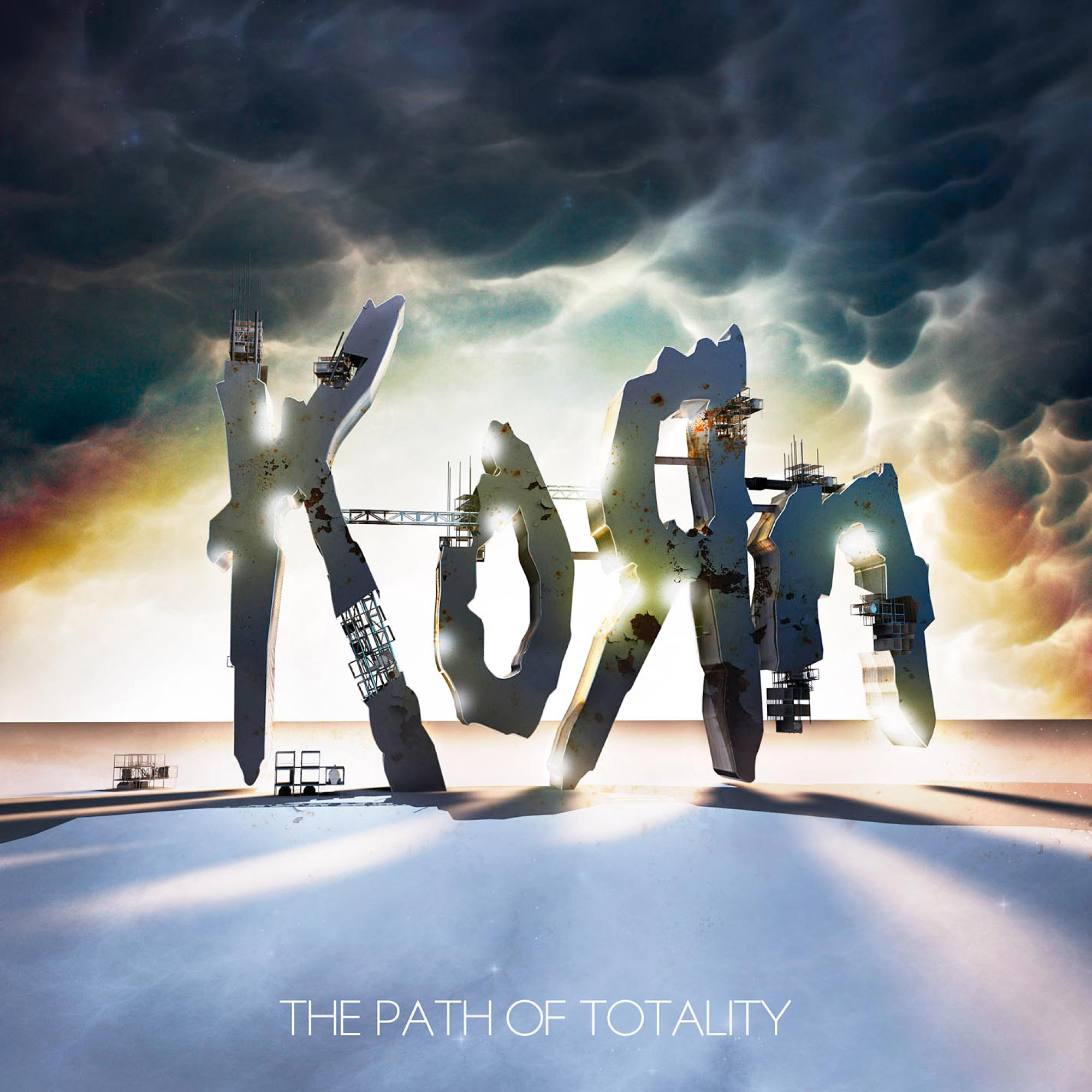 Albumcover für Korn's 'The Path of Totality'. Zeigt das Bandlogo in einer Baustellenszene.