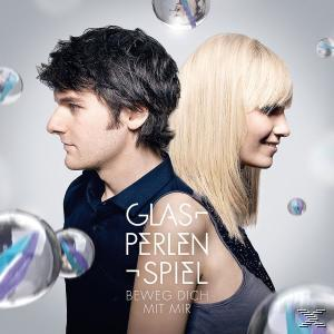 Albumcover. Zwei Personen, ein Mann und eine Frau, Rücken an Rücken, mit Blasen um sie herum. Text: 'Glasperlenspiel'.