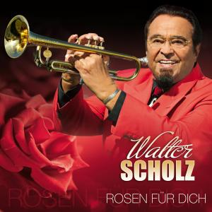 Walter Scholz mit Trompete, rotem Anzug, lächelnd, roter Rose im Hintergrund.