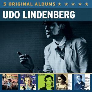 Udo Lindenberg Albumcover. Ein Mann raucht eine Zigarette, hält ein Buch. Fünf Albumcover unten.