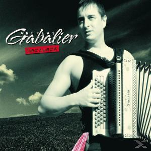 Mann mit Akkordeon auf Albumcover. Grüner Hintergrund, Wolkenhimmel. Name: Andreas Gabalier.