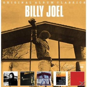 Albumcover zeigt einen Mann mit Ball, darunter andere Albumcover. 'Billy Joel'.