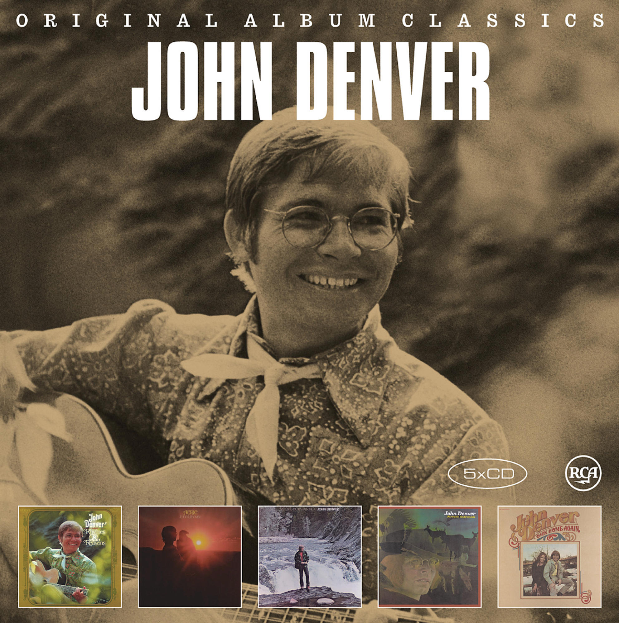 Albumcover. John Denver lächelt, trägt eine Brille und hält eine Gitarre. Albumname: 'Original Album Classics'.