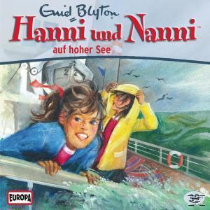 Buchcover mit zwei Mädchen auf einem Bootsdeck. Eines trägt einen gelben Mantel, das andere lehnt an einer Reling.