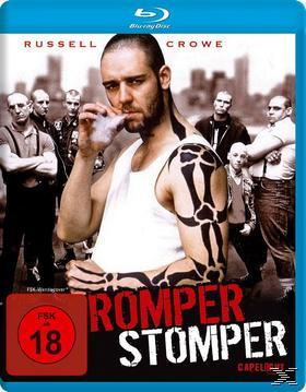 Filmcover. Blu-ray-Hülle. Mann raucht, umgeben von Männern. Text: Romper Stomper.