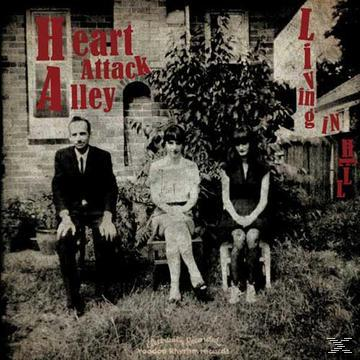Living Attack Heart - Hell In Alley (CD) -
