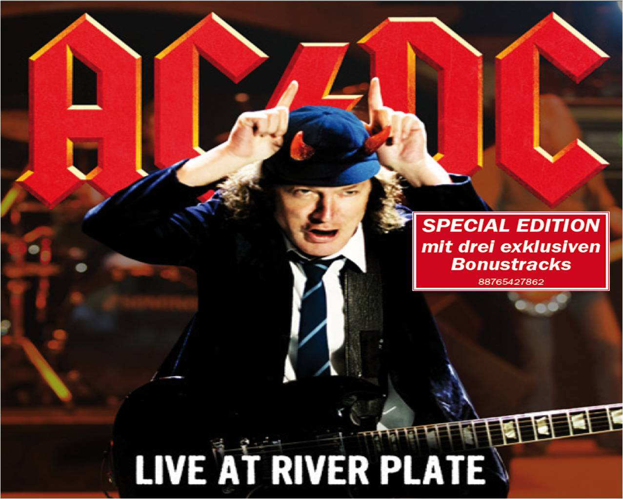 Albumcover: AC/DC, Angus Young auf der Bühne, Gitarre, Live at River Plate.