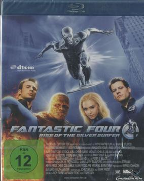 Fantastic Four Filmcover. Der Silver Surfer ist in der Luft, das Team am Boden.