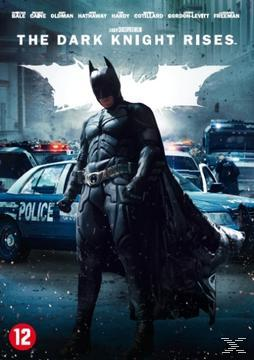 Affiche du film : 'The Dark Knight Rises' avec Batman, des voitures de police et un arrière-plan urbain.