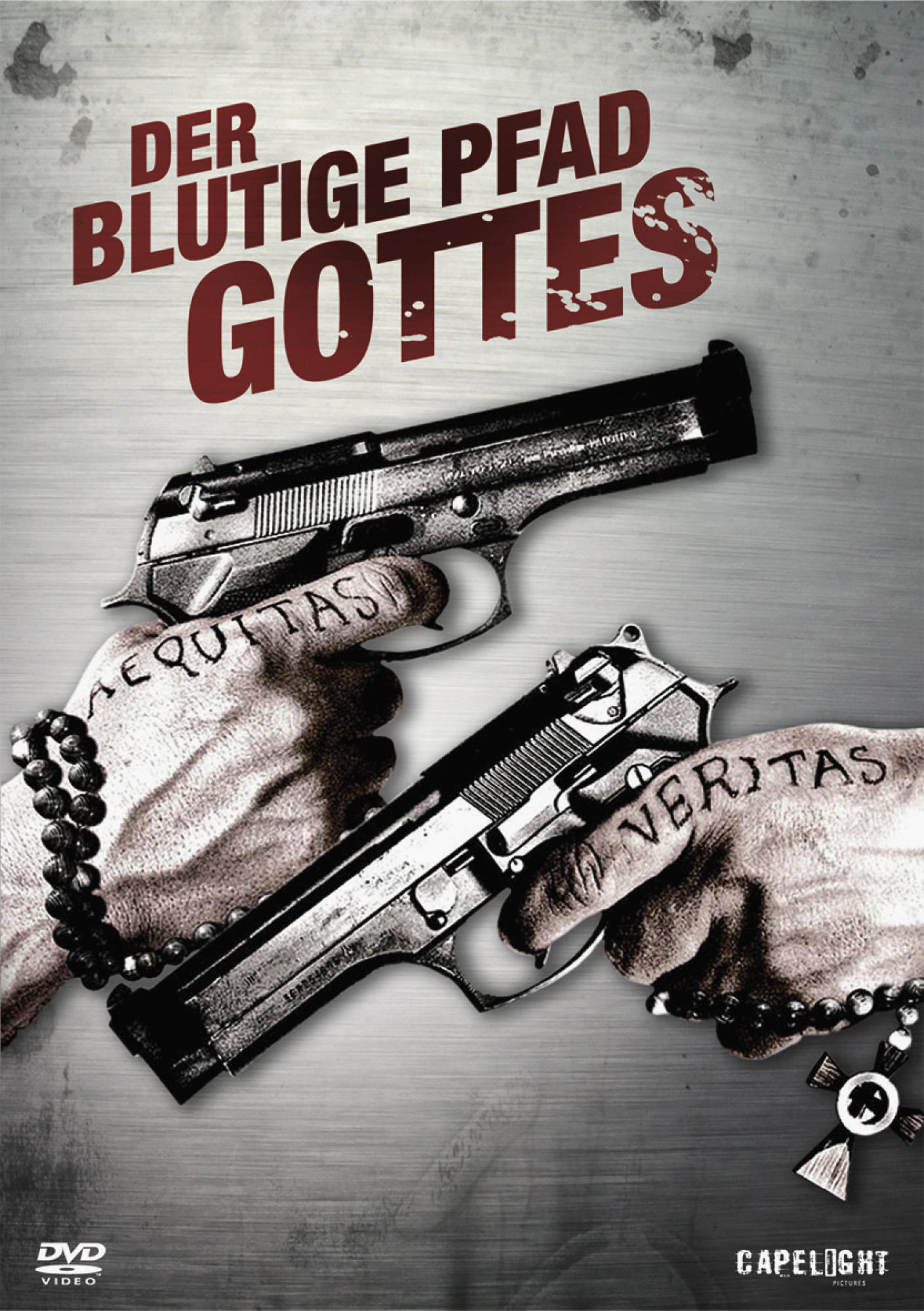 Filmplakat: Zwei Hände halten Waffen mit den Worten 'Aequitas' und 'Veritas'.