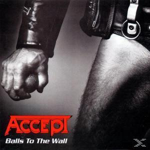 Albumcover in Graustufen. Eine Männerhand hält einen Ball, Lederjacke, ACCEPT - Balls to the Wall.