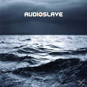 Audioslave Albumcover. Die Meereswellen unter einem dunklen Himmel. Der Bandname steht oben.