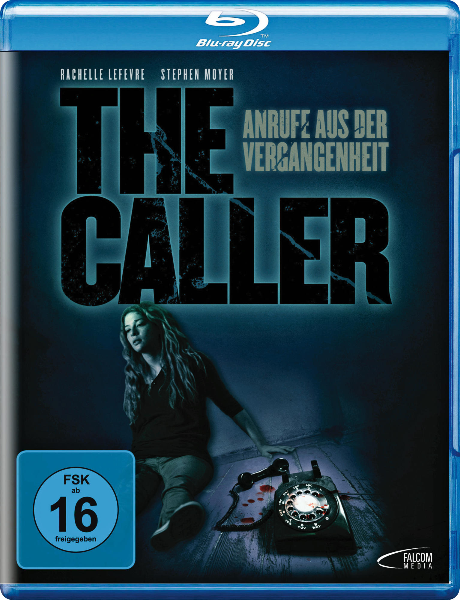 Blu-ray-Cover. Frau auf dem Boden mit Telefon. Text in Blau. Der Titel Der Anrufer.