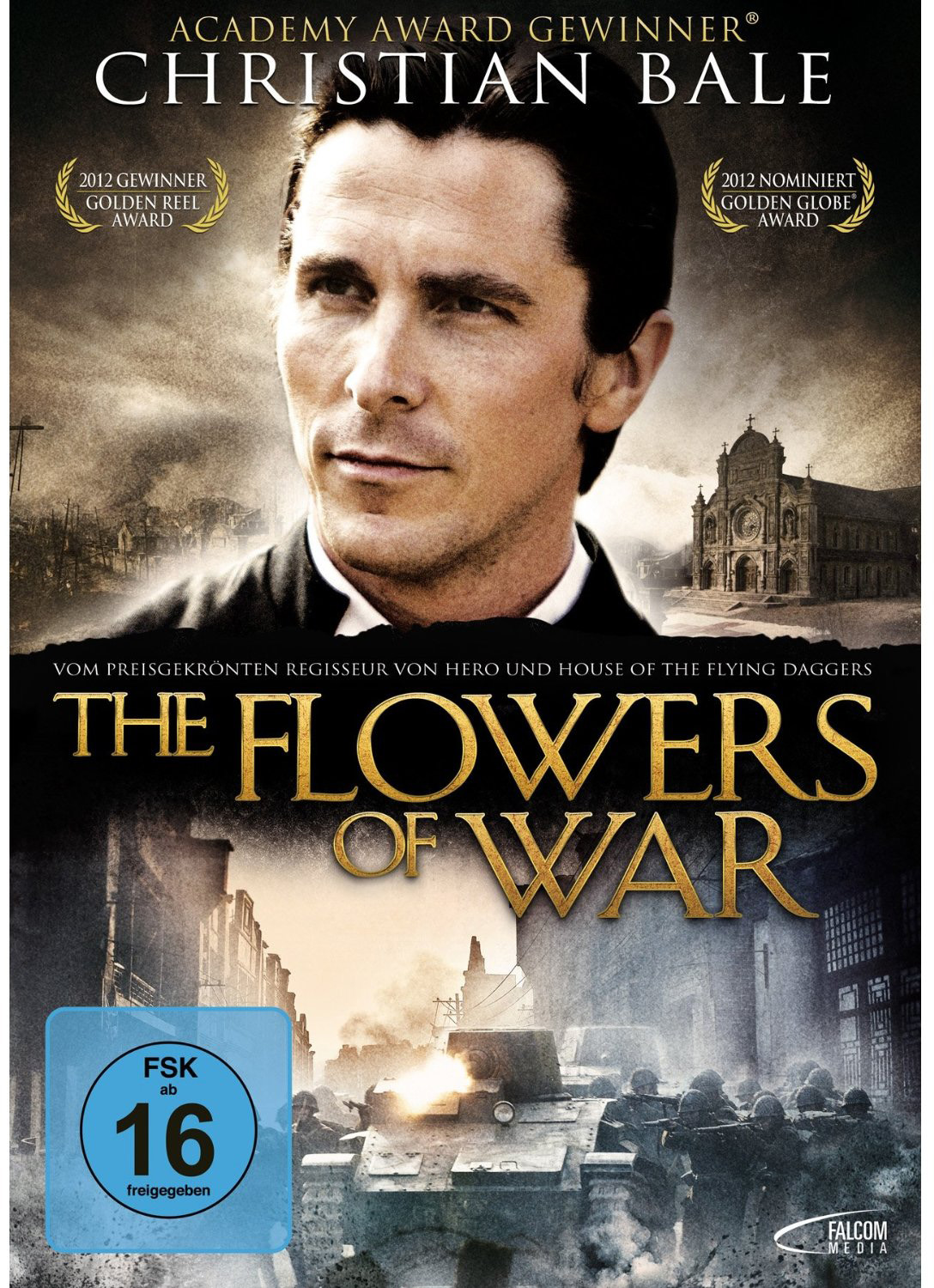 The Flowers of War DVD-Cover mit Christian Bale, Kriegsszenen und einem Stadt-Hintergrund.