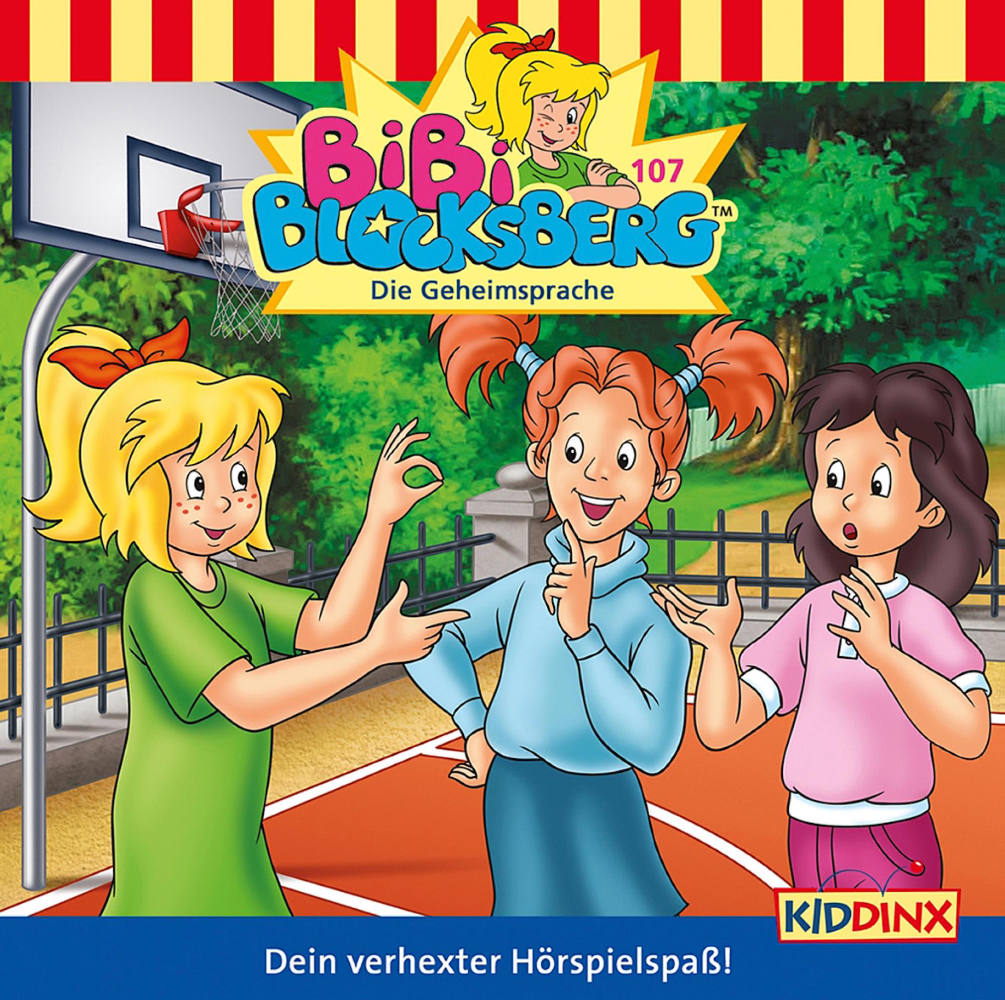 Cartoonbild von drei Mädchen mit einem Basketballplatz im Hintergrund. Der Titel lautet 'Bibi Blocksberg'.