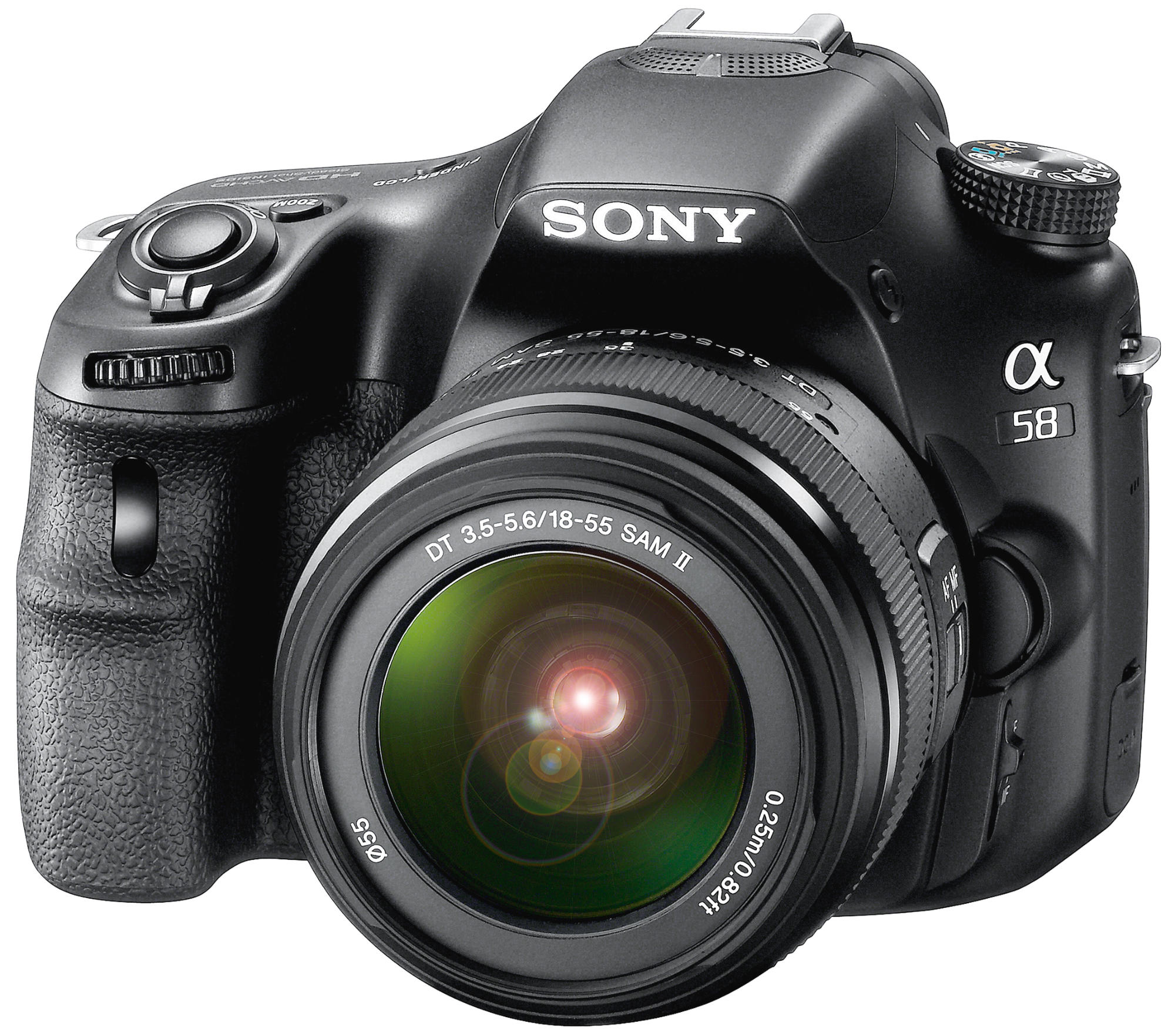 Una cámara Sony Alpha 58 negra. El objetivo está enfocado, con texto. El cuerpo de la cámara tiene botones y diales.