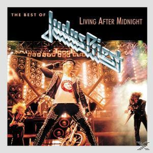 Judas Priest, Living After Midnight Albumcover. Sänger vor der Bühne, Band dahinter.