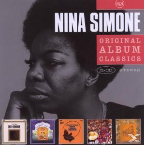 Albumcover von Nina Simone, mit Schwarzweißfoto und Text.