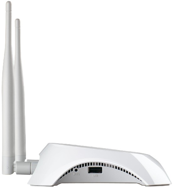 Biały router z dwiema antenami. Ma port USB i przyciski. Tło jest białe.