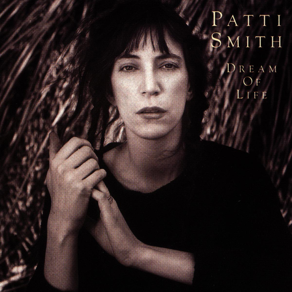 Patti Smith | DREAM OF LIFE  PLUS - (CD) | MediaMarkt