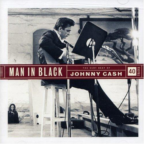 Album borító: Johnny Cash, feketében, gitározik. Cím: Man in Black, The Very Best Of.