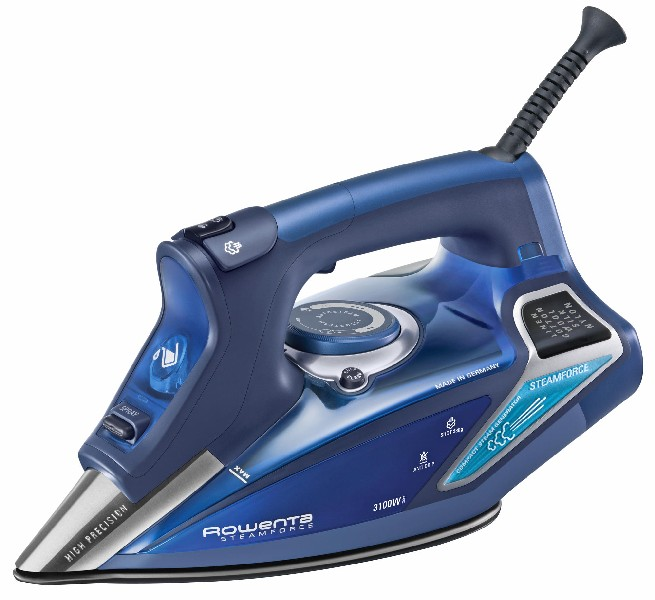 Blaues Rowenta Steamforce Bügeleisen. Mit silberner Sohle und blauem Griff.