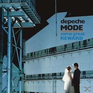 Depeche Mode, Some Great Reward Albumcover. Paar vor einem großen Gebäude.