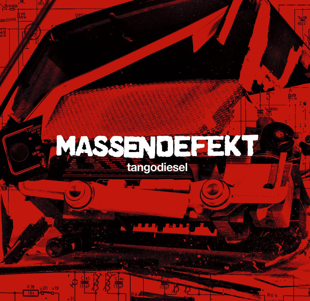 Rotes und schwarzes Albumcover mit dem Text 'MASSENDEFEKT' und einer Maschinenillustration.