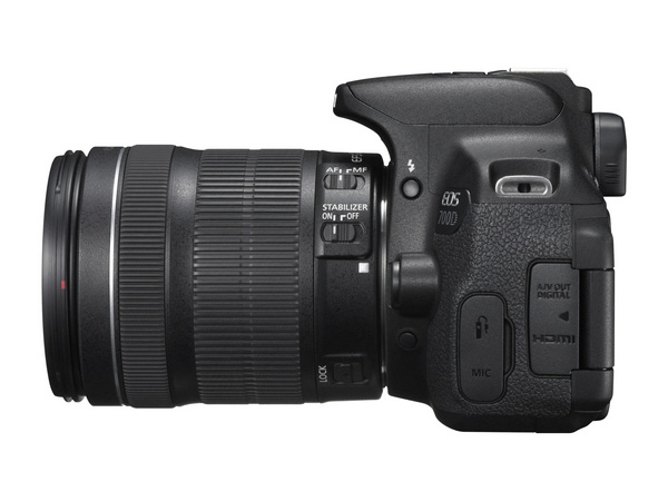 CANON EOS 700D 18-135mm IS Lens Kit Dijital SLR Fotoğraf Makinesi