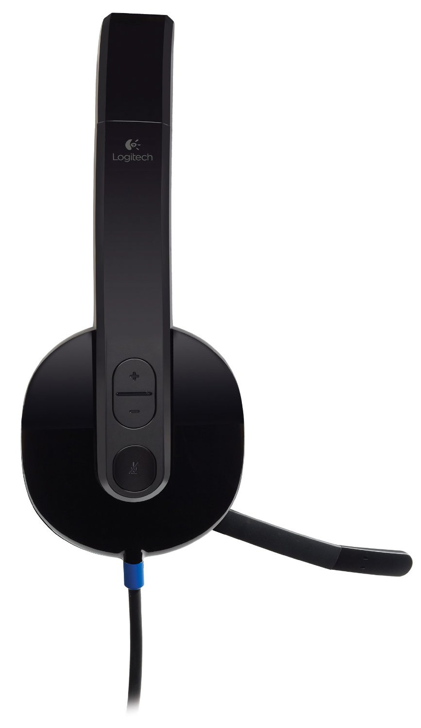 Mikrofonlu siyah Logitech kulaklık. Ses kontrol düğmeleri ve mavi bir kablosu var.