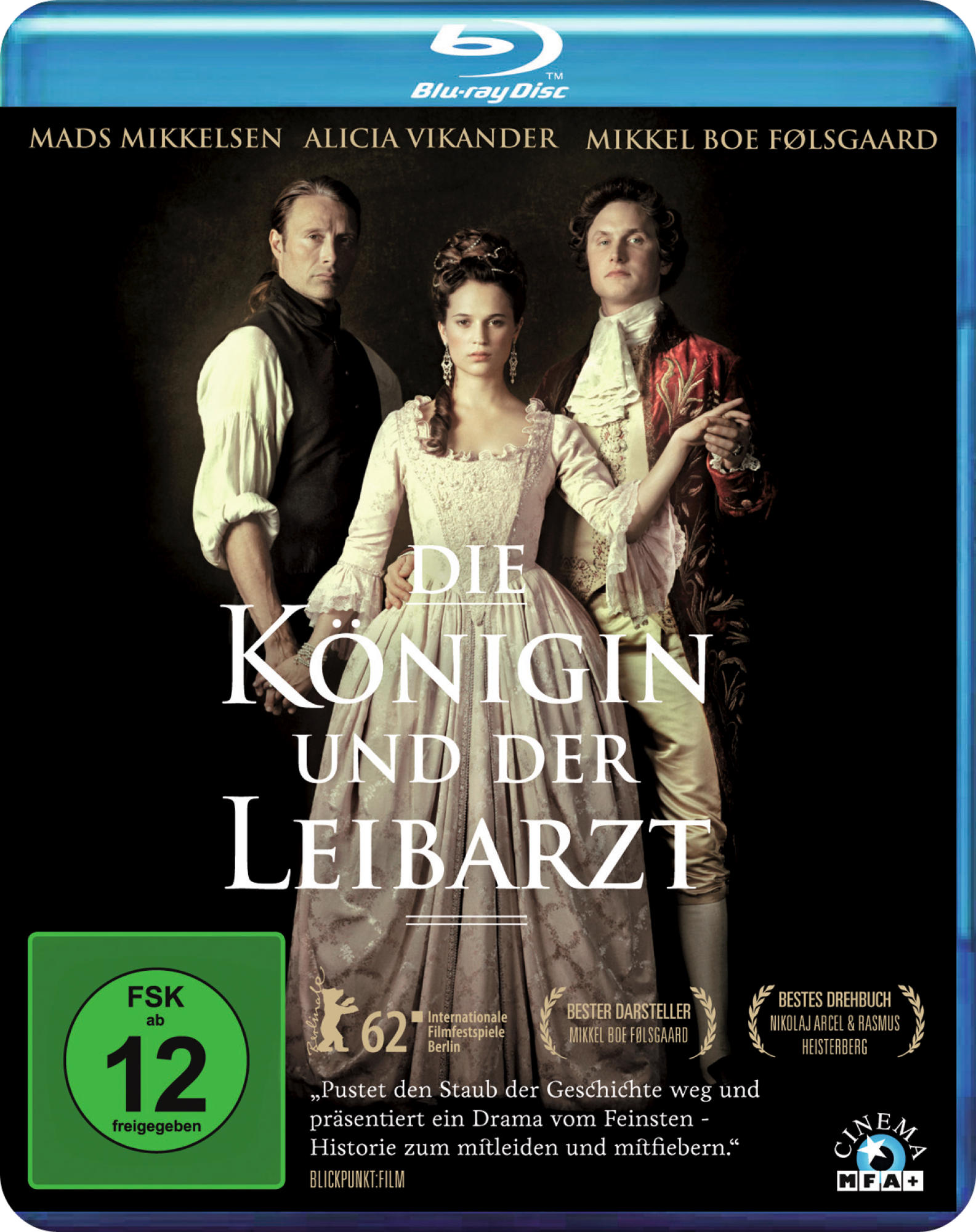 Filmcover mit drei Figuren und dem Titel 'Die Königin und der Leibarzt'.