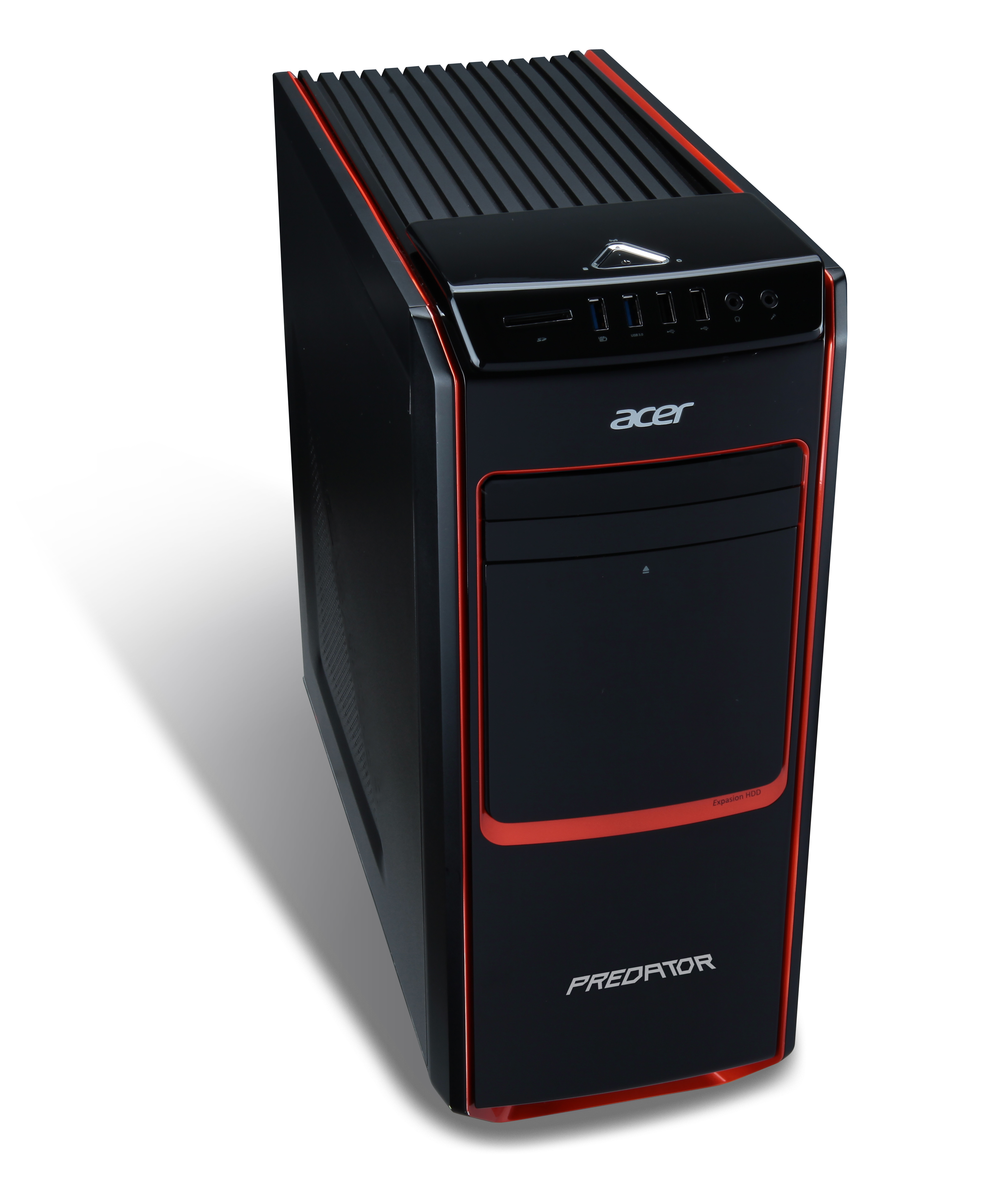 Ein schwarzer Acer Predator PC-Tower mit roten Akzenten, abgewinkelt auf einer weißen Oberfläche.