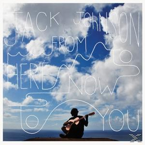 Albumcover: Jack Johnson, sitzt und spielt Gitarre. Blauer Himmel mit weißen Wolken, Ozean im Hintergrund. Textüberlagerung.