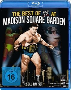 Blu-ray-Cover: The Best of WWE at Madison Square Garden. Wrestler im Vordergrund, andere Wrestler im Hintergrund.