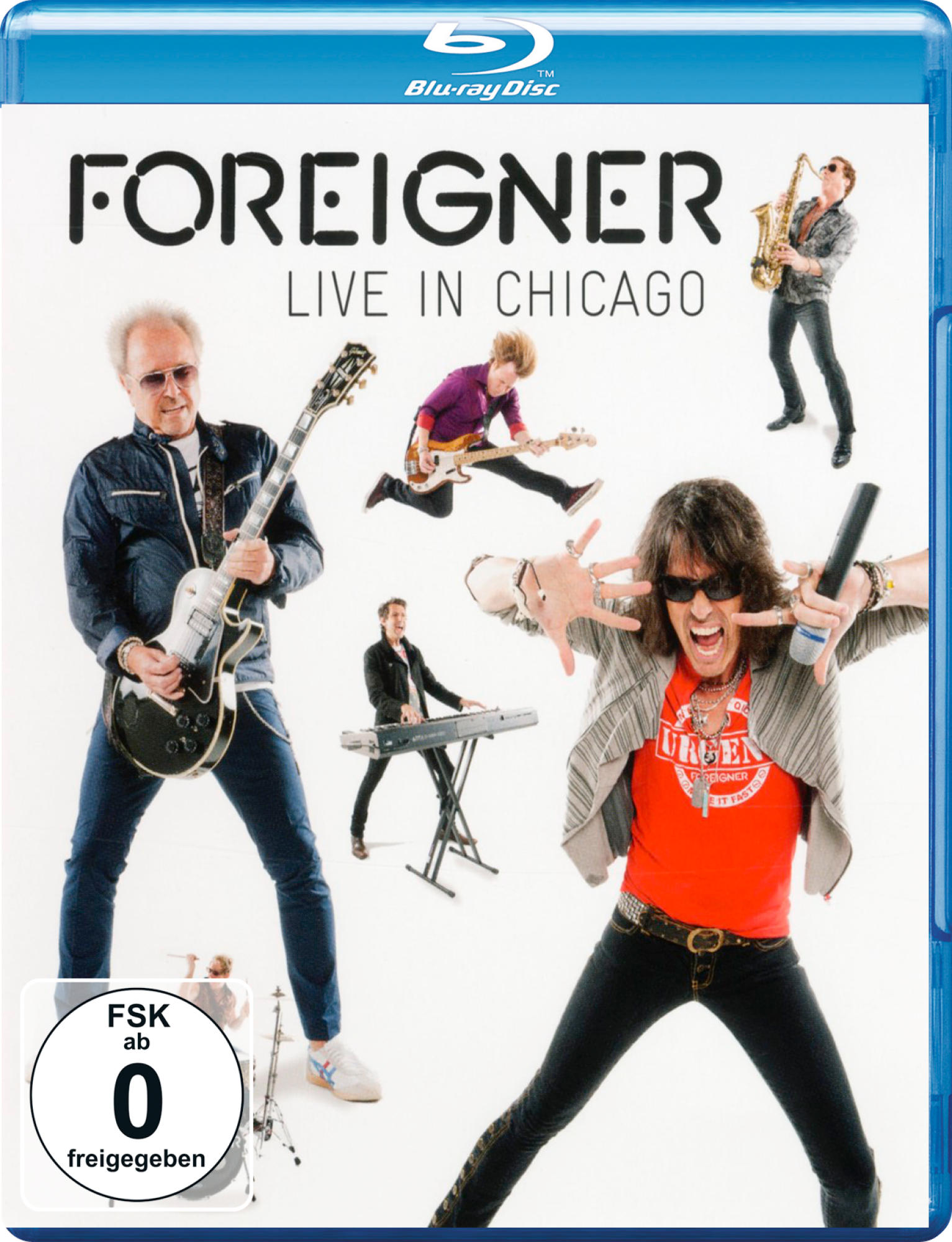 Foreigner-Bandmitglieder auf einem Blu-ray-Cover. Die Band spielt live in Chicago.