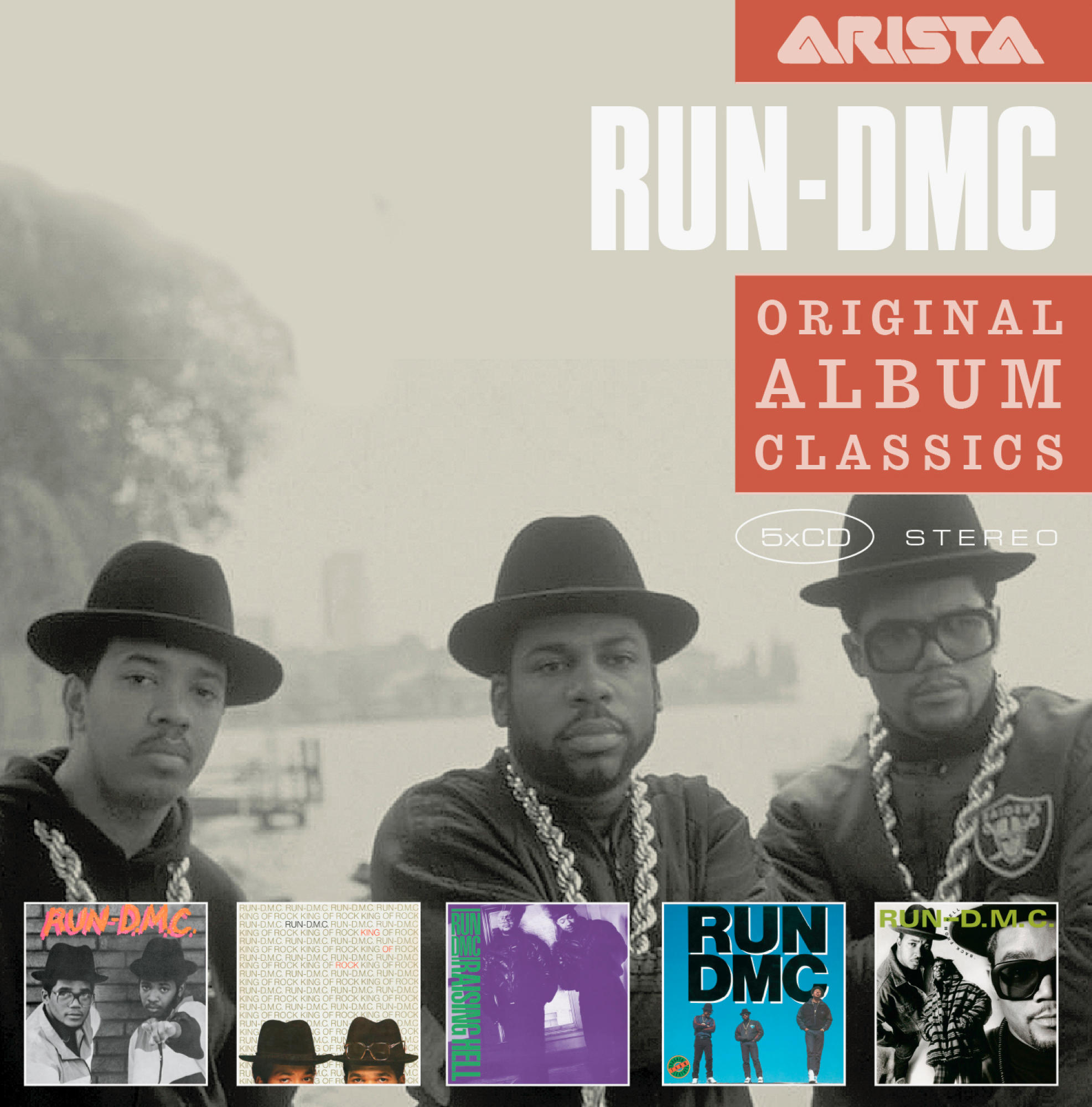 Run-DMC Albumcover. Drei Männer mit Hüten und Ketten, Albumtitel im Hintergrund.