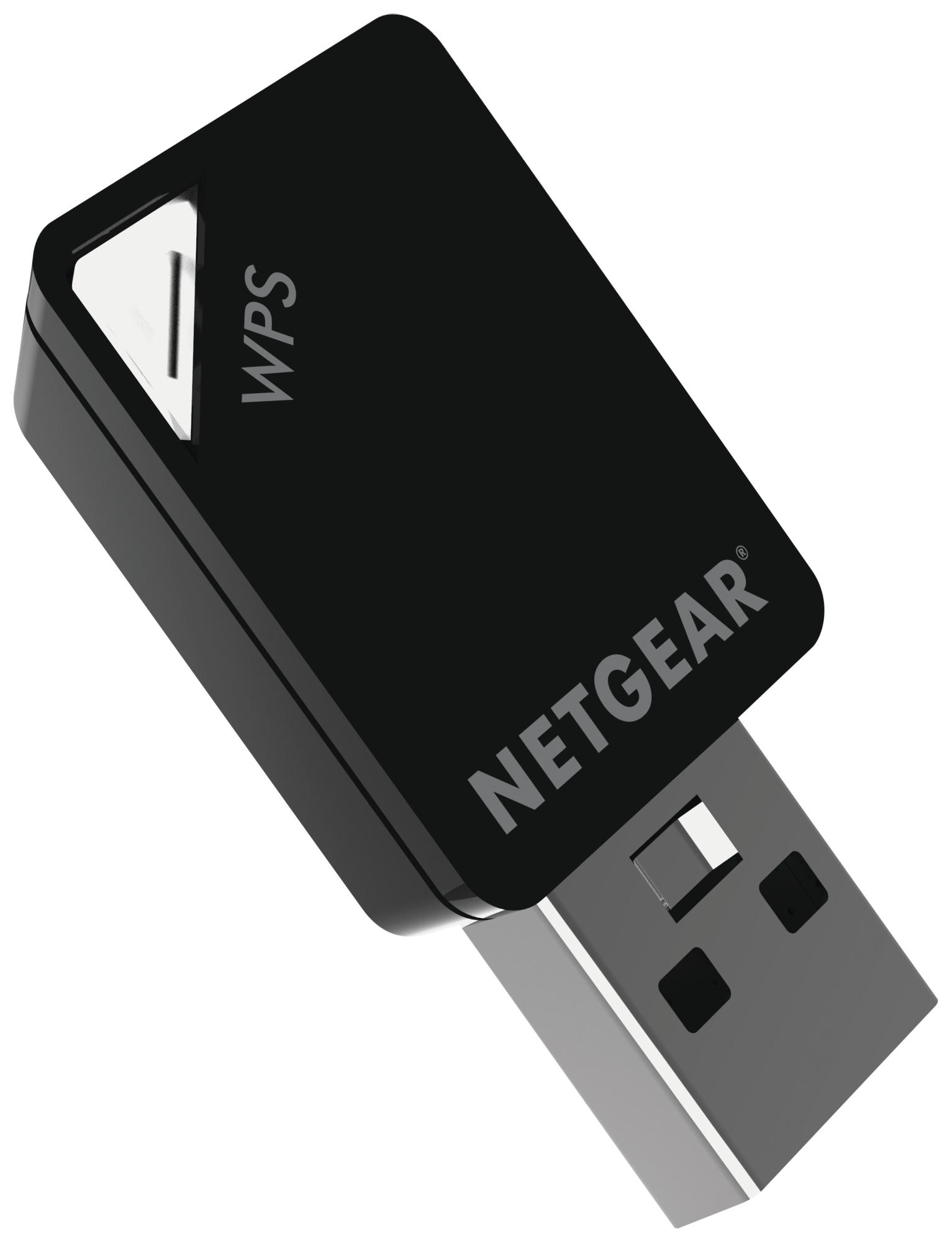 Schwarzer und silberner Netgear USB Wi-Fi-Adapter, abgewinkelt, weißer WPS-Knopf.